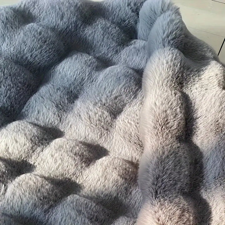 Tapis Rond en Fausse Fourrure de Lapin – Doux, Luxueux et Lavable