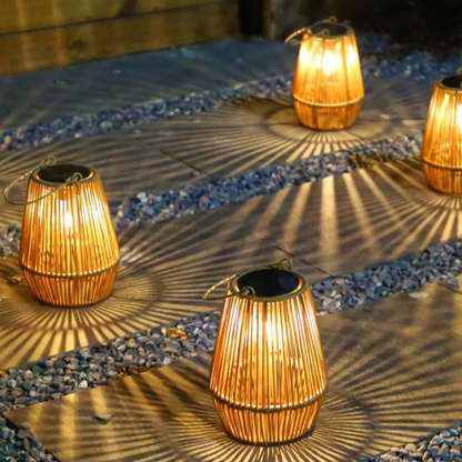 Lanterne Solaire en Rotin – Éclairage Extérieur